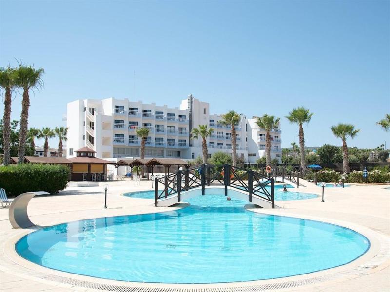 Polycarpia Hotel Pernera Exterior foto